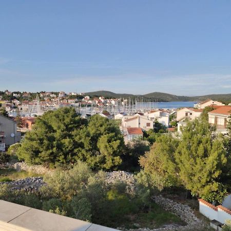 App Sime Klarin, Br.3 Apartman Jezera Kültér fotó