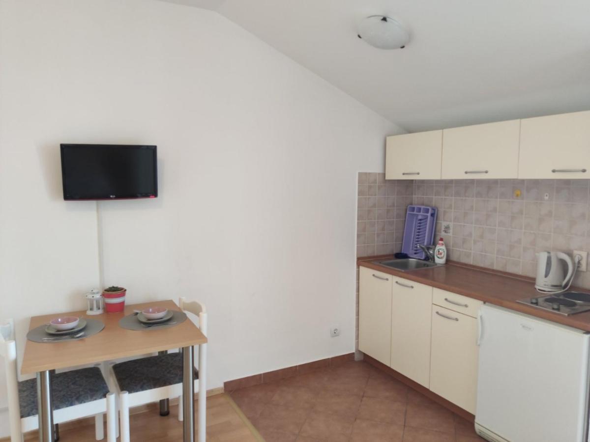 App Sime Klarin, Br.3 Apartman Jezera Kültér fotó