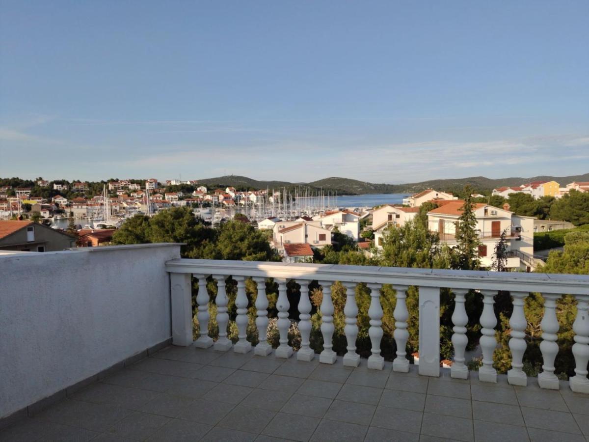 App Sime Klarin, Br.3 Apartman Jezera Kültér fotó